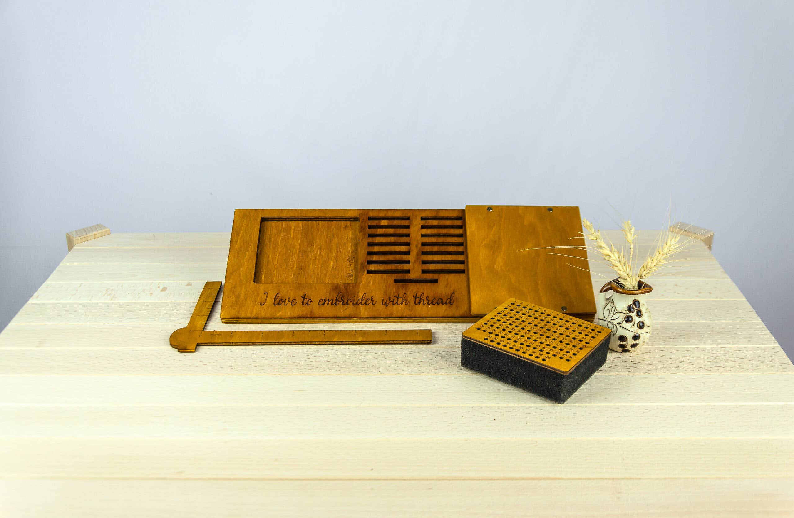 Embroidery craft - Venta al por mayor Material para bordado/punto de cruz - Soporte para bobinas/carretes con imán para agujas 15 ranuras4