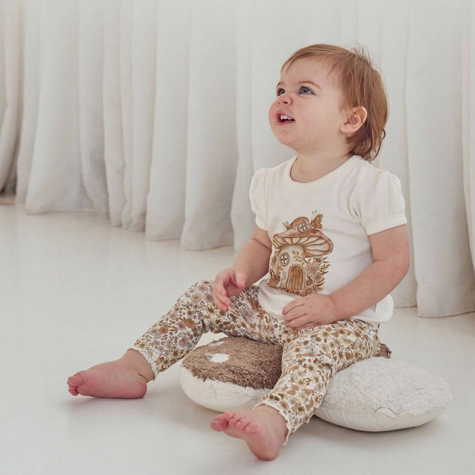 Natural Bailey Floral Leggings for wholesale on Faire4