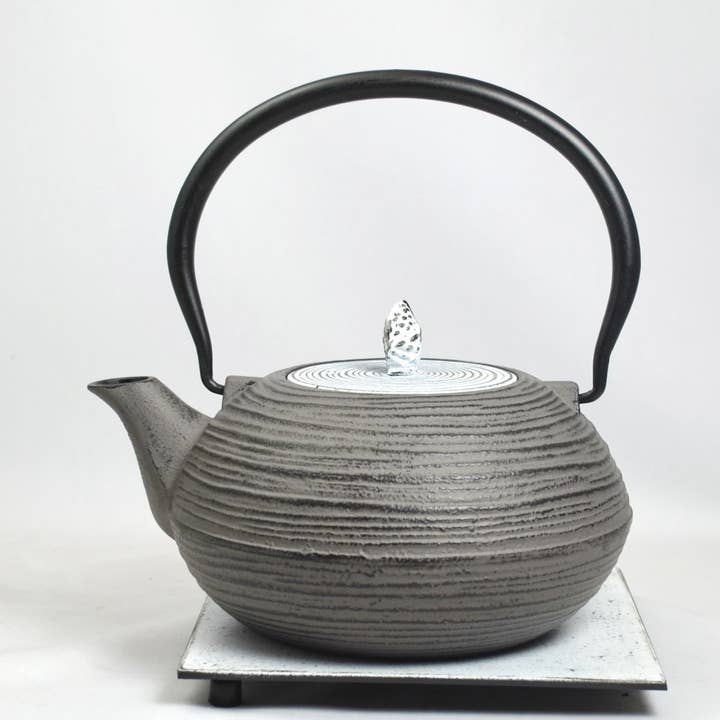 Mo Yo støbejern tekande, 1.2l grå for engroshandel hos Ja-Unendlich