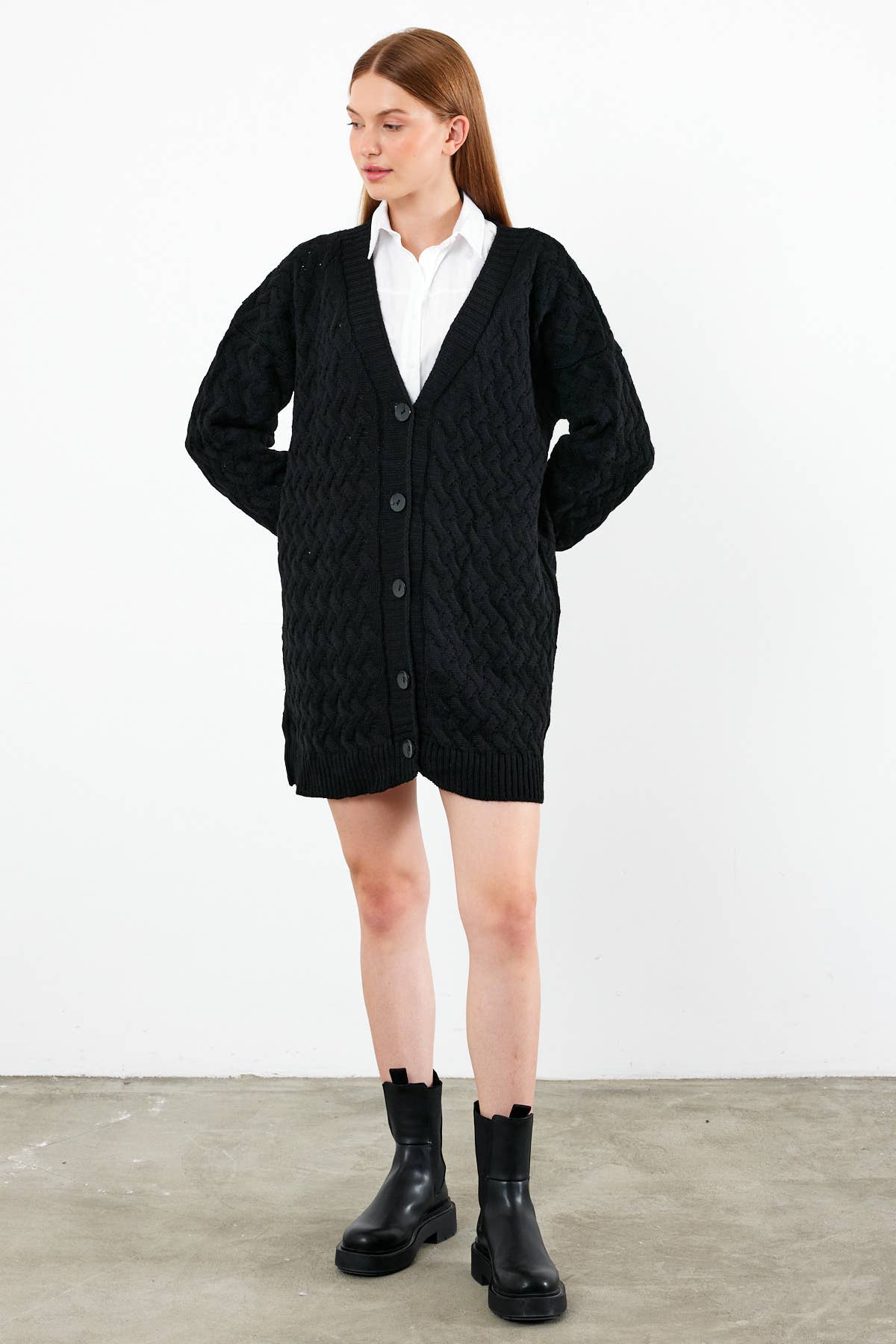 VAV NEW YORK - Vendita all'ingrosso Cardigan - Donna - Cardigan in maglia Cardigan in maglia di media lunghezza Cardigan invernale modesto0