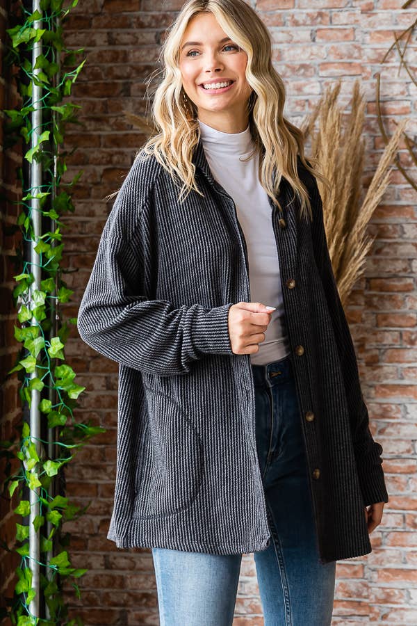 7th Ray – Großhandel Hemdjacke/Shacket – Damen – Solide Rippe Knopfleiste Seitentaschen Langarm Shacket T525629