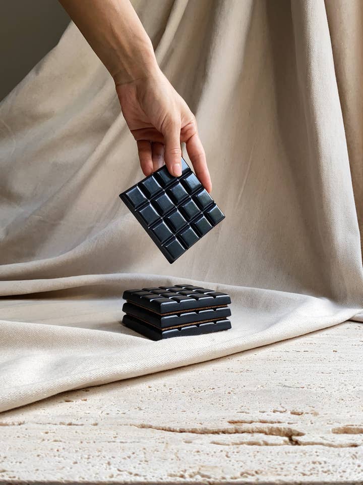 THEOBROMA - set of 4 concrete coasters for wholesale by Atelier La Rouleuse