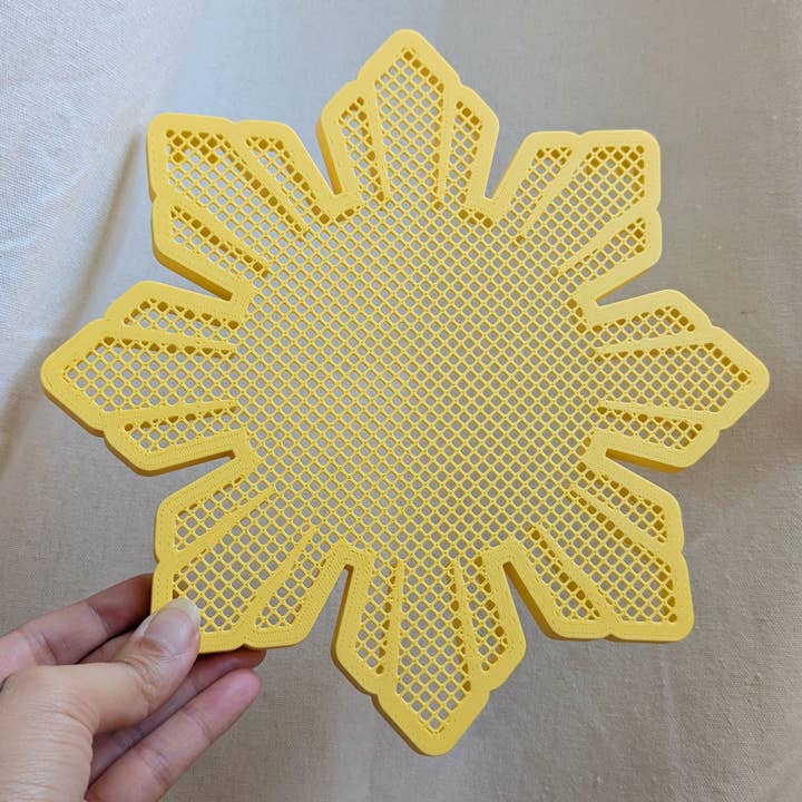 Expositor de Alfinetes e Brincos Sol Filipino Araw (Amarelo) por atacado de Petty Party