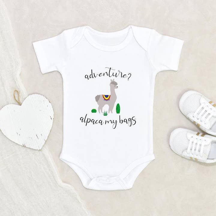 NewBabyWishes - Vente Body (sans pieds) – bébé - Combinaison bébé aventure mignonne - Alpaca My Bags Onesie