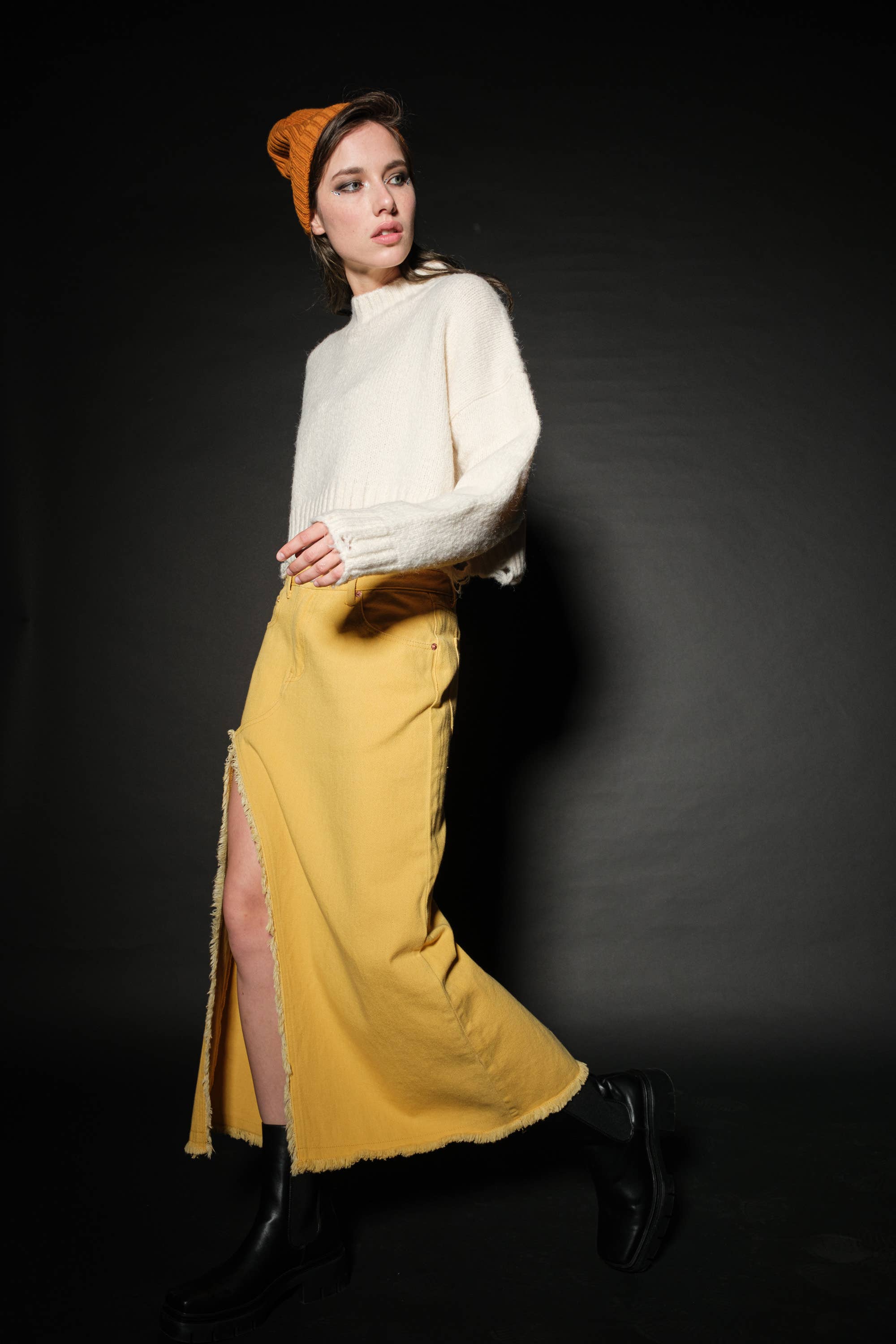 Signature 8 - Wholesale Knit Sweater - Women's - CROP SWEATER S623517