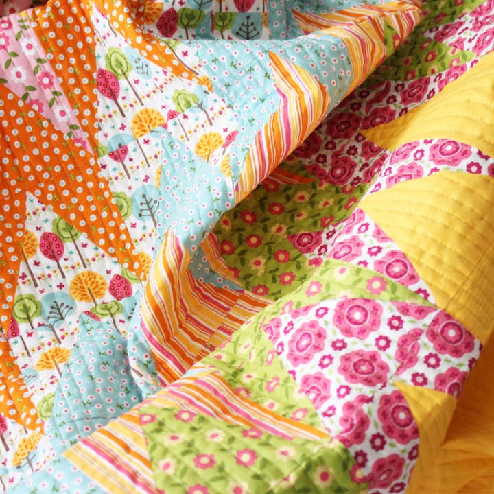 Sassafras Lane Designs - Wholesale Craft sewing kit - Firelights Lane Quilt Pattern7