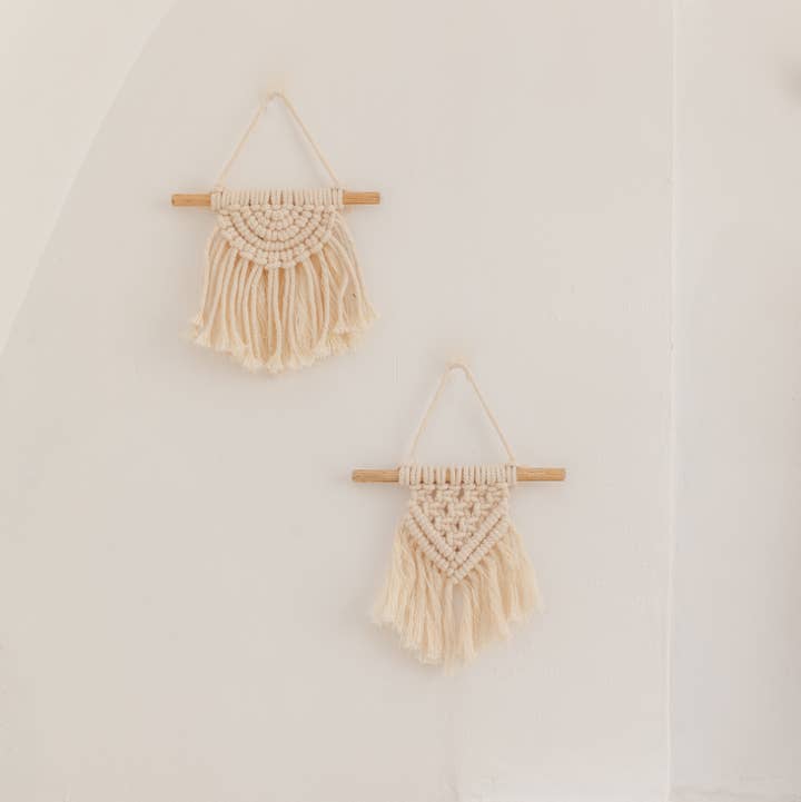 Village Thrive - Wholesale Tapestry/Textile - Iris Small Macrame Wall Hanging