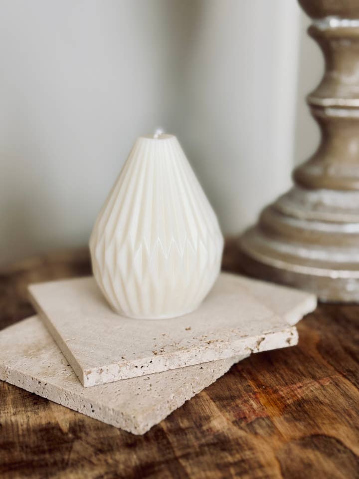 Cora - decorative candle for wholesale by Maison Carona