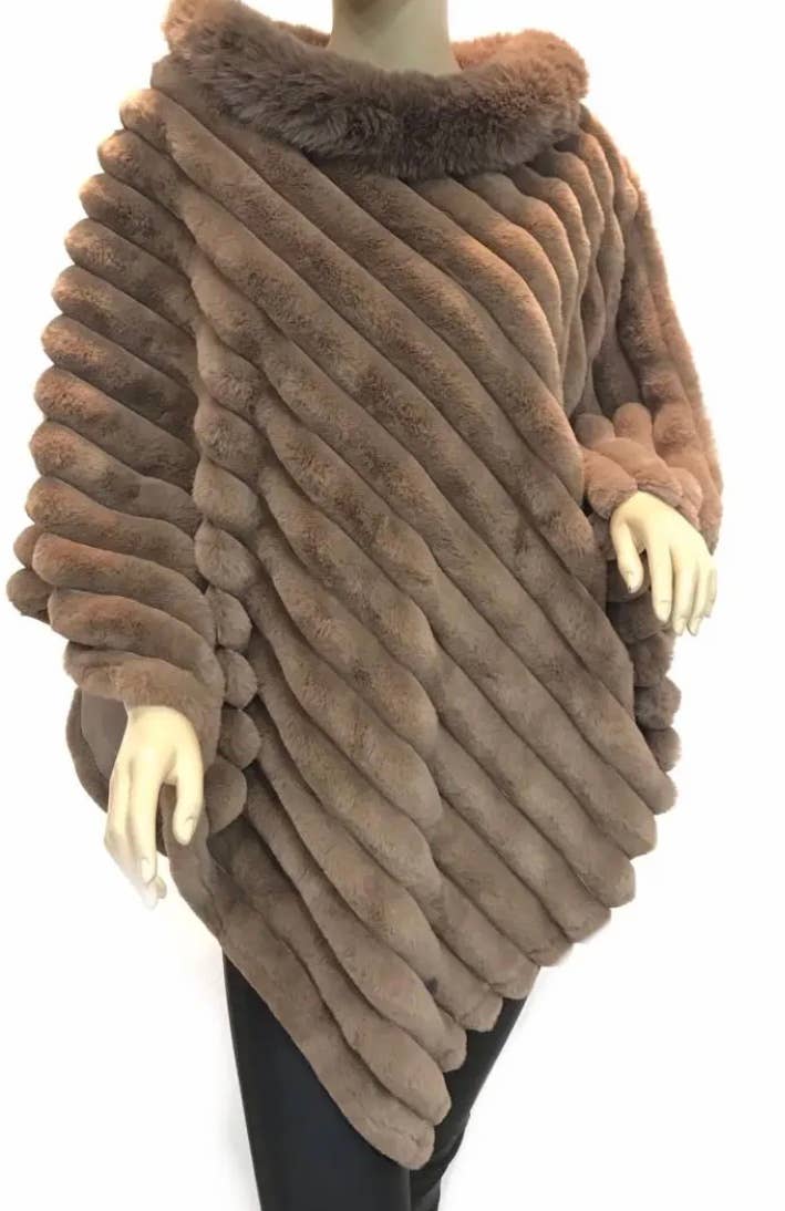 LOOWIE - Wholesale Poncho - Women's - 068 Luxurious Green Faux Fur Ribbed Poncho with Plush Collar2