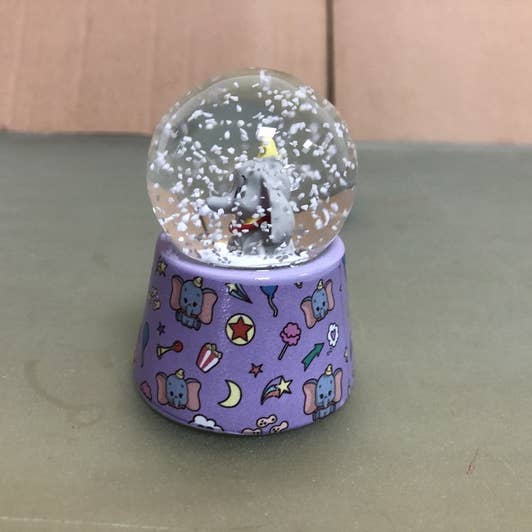 Silver Buffalo - Wholesale Snow Globe - Disney Dumbo Smile Boxed 45mm Light Up Snow Globe3