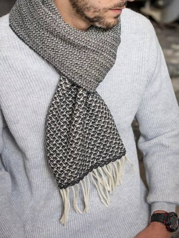 Sciarpa in lana 'Swallow Cloud' colore antracite 04 per la vendita all'ingrosso da parte di Chicoração