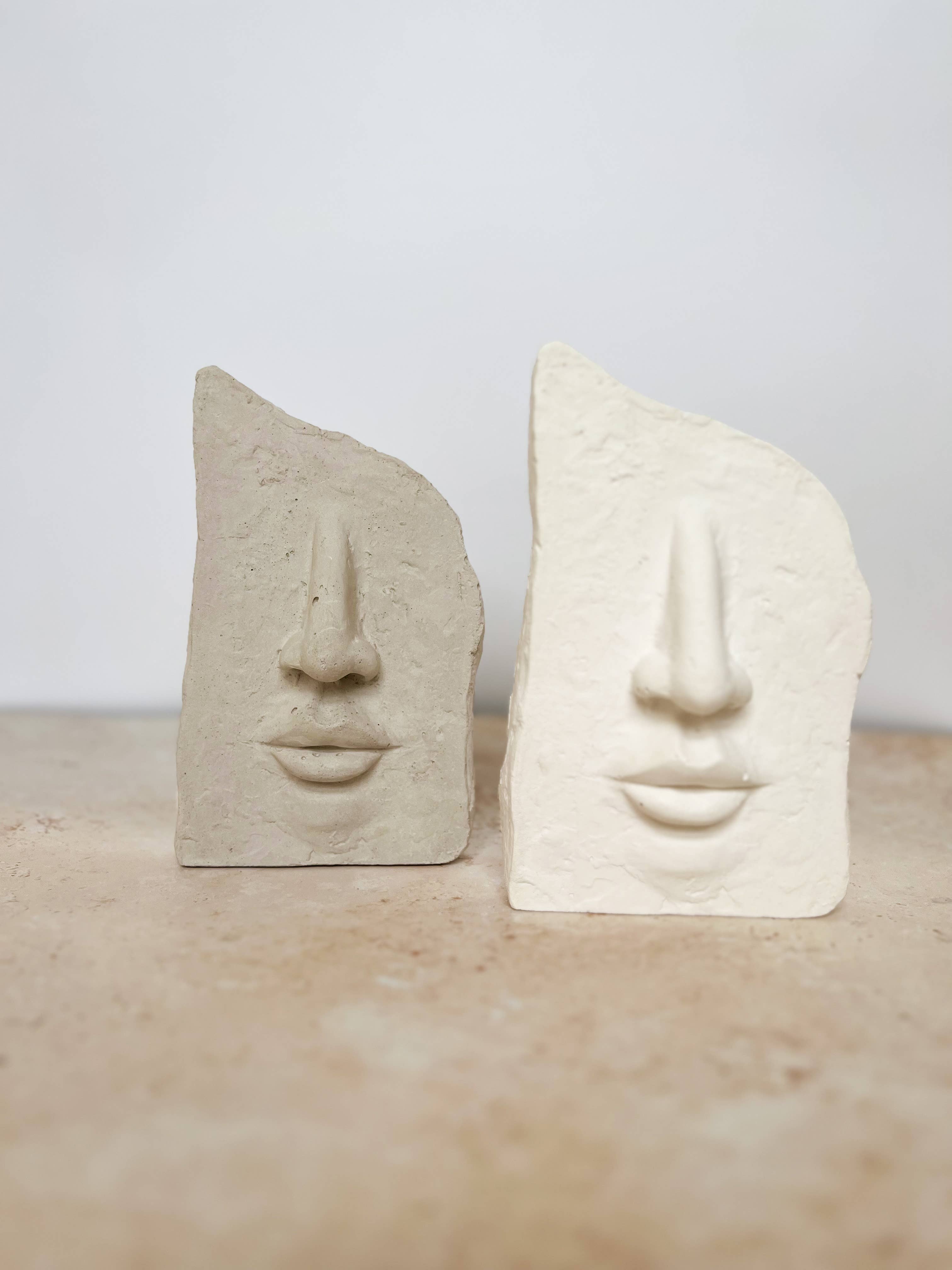 Smells Like Home Store – wholesale Decorative tabletop object – Concrete face ornament1