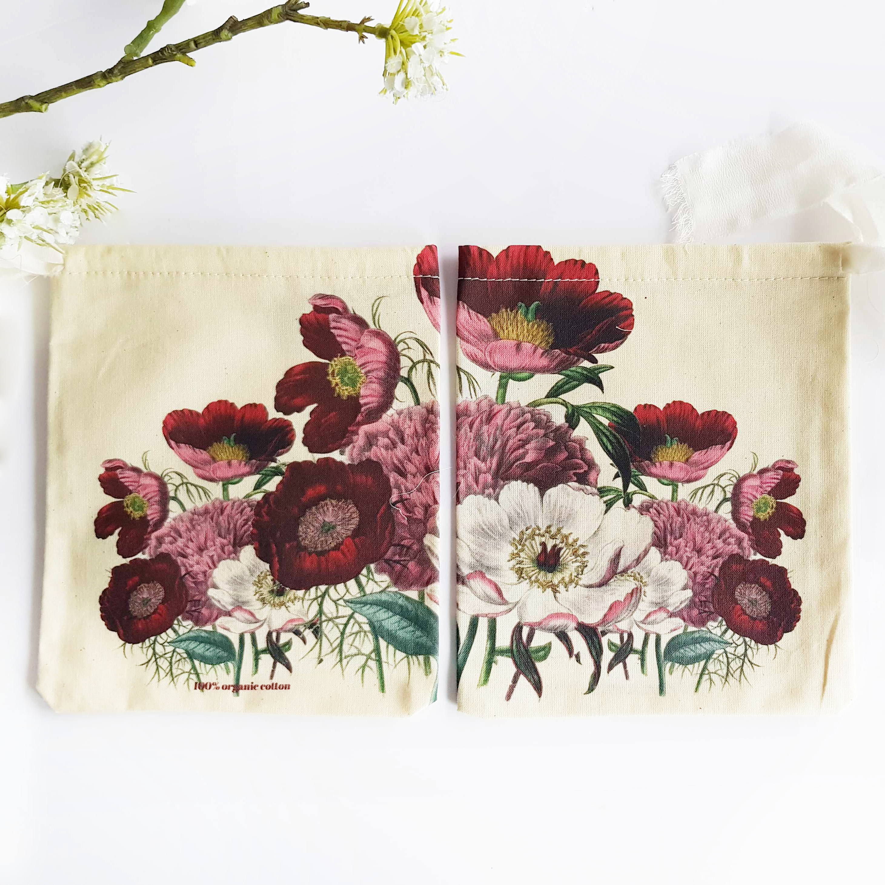 Six Acre Meadow - Venta al por mayor Bolsas de celofán - Bolsas de regalo con estampado de peonías en algodón orgánico y lazo de seda5