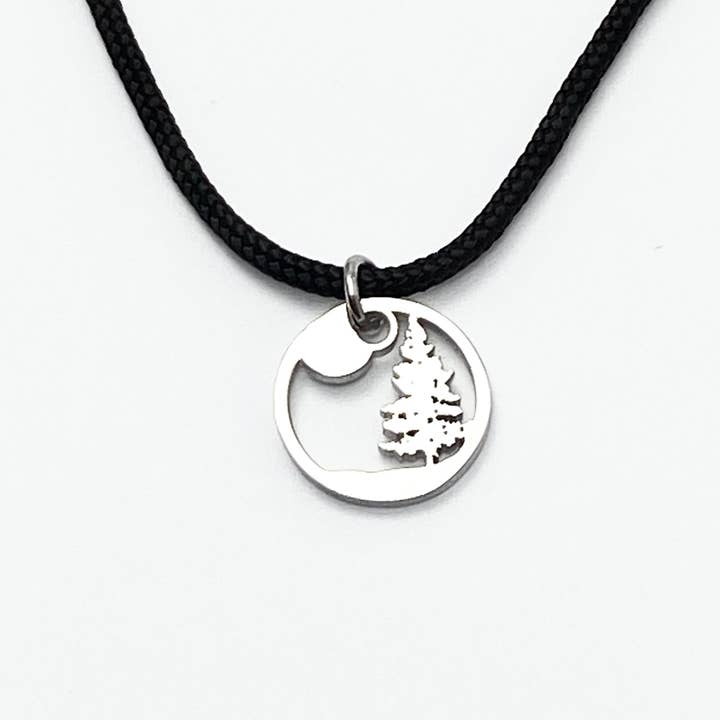 Lone Pine Tree hänge, stor, petite eller mini för wholesale av Be Inspired UP