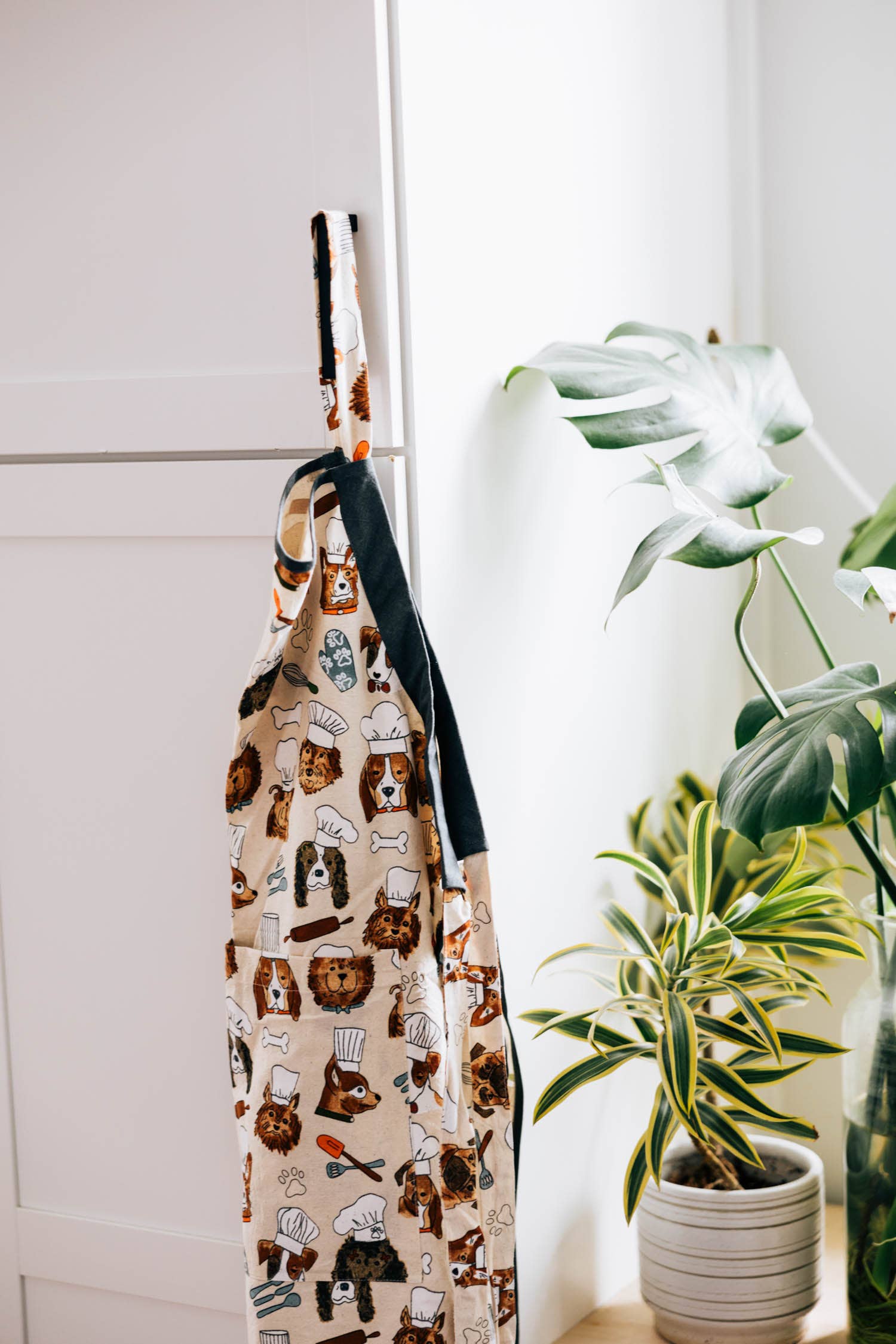 Ten Thousand Villages - Wholesale Apron - Dog Chefs Apron1