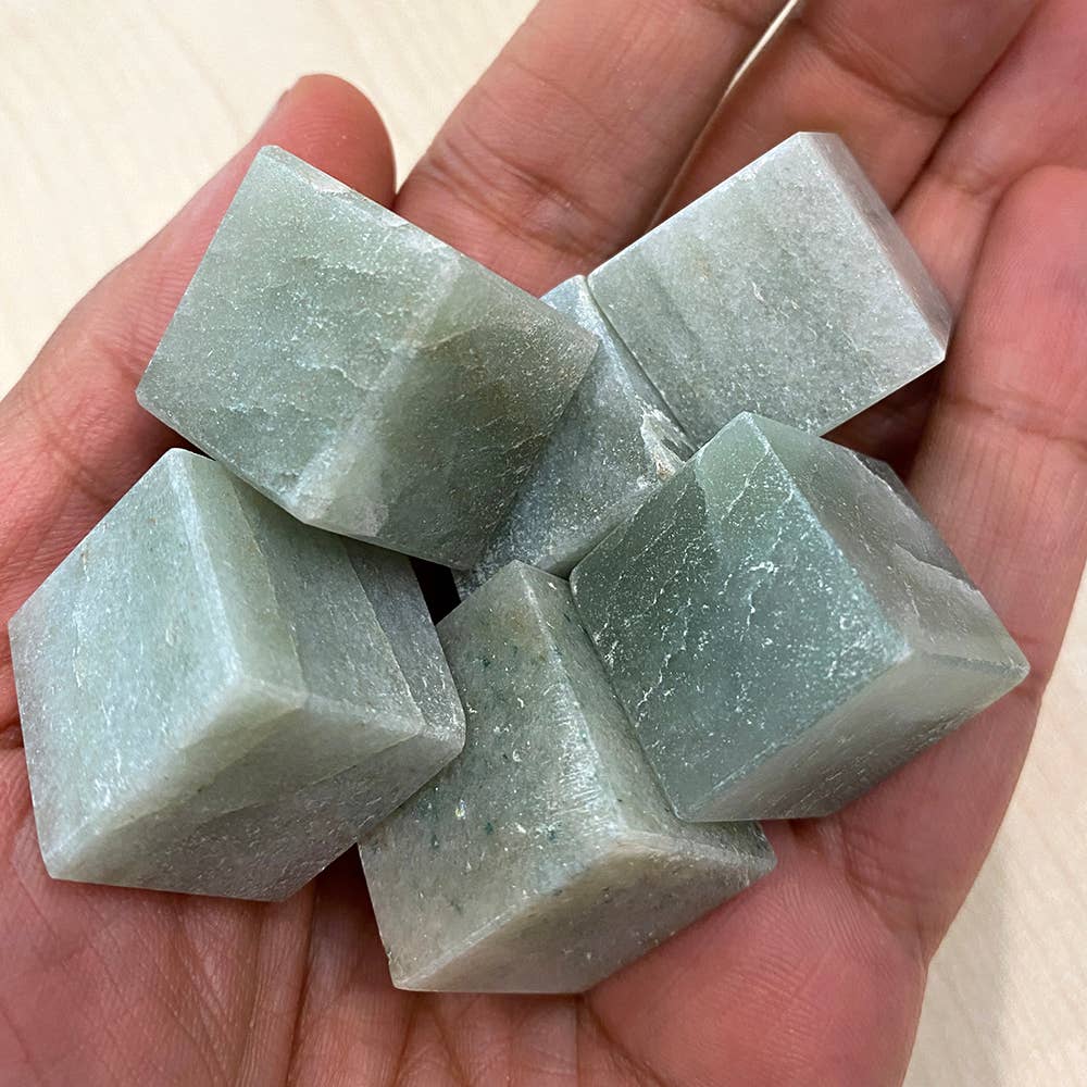 VIE – wholesale Spiritual stone/crystal – Crystal Cube, 2-2.5cm14