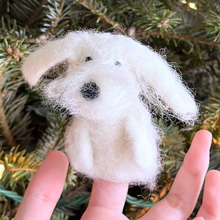 Marionnette à doigts de chien maltais pour la vente par Ganapati & Co.