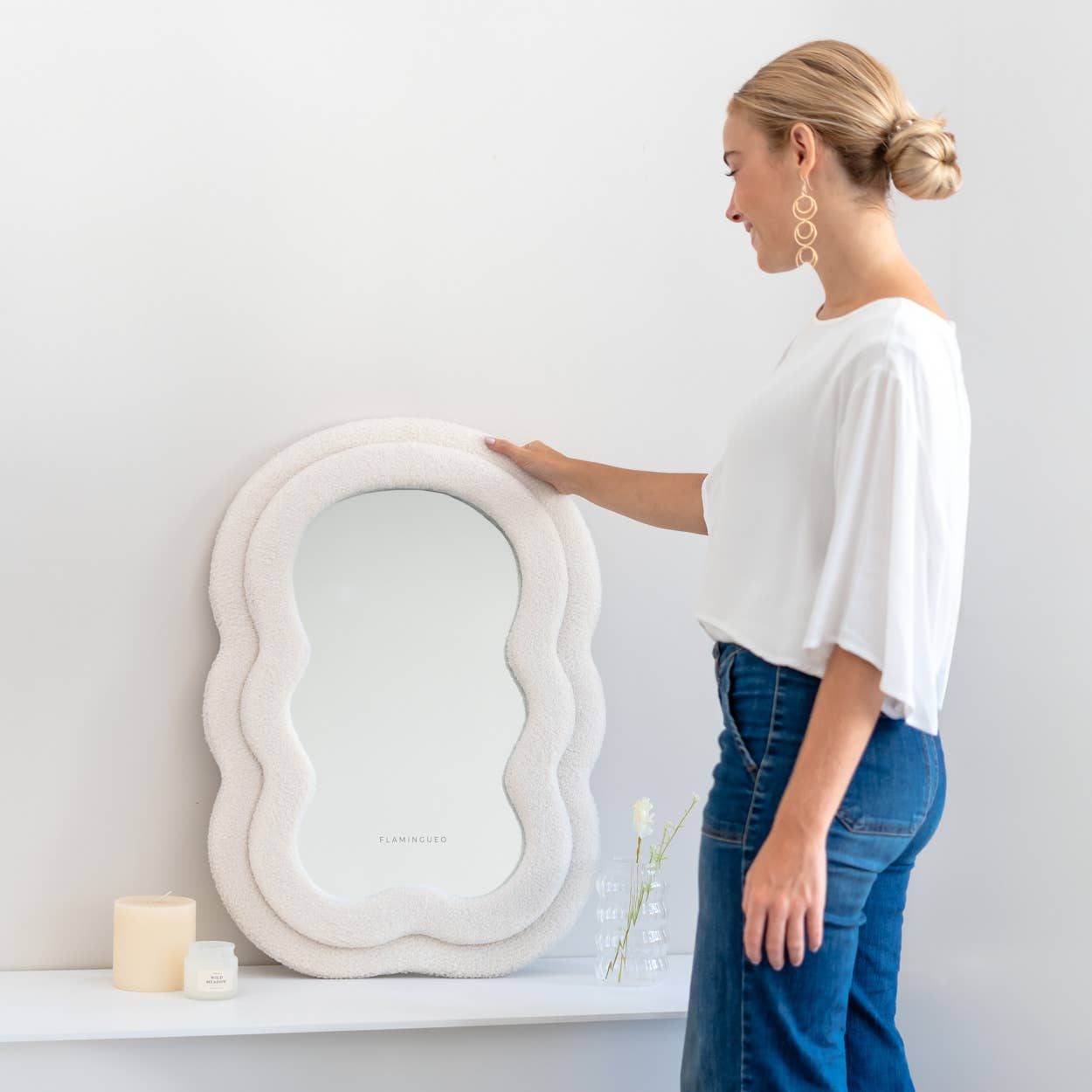 Flamingueo – wholesale Väggspegel – Liten vågig fleece-spegel beige1
