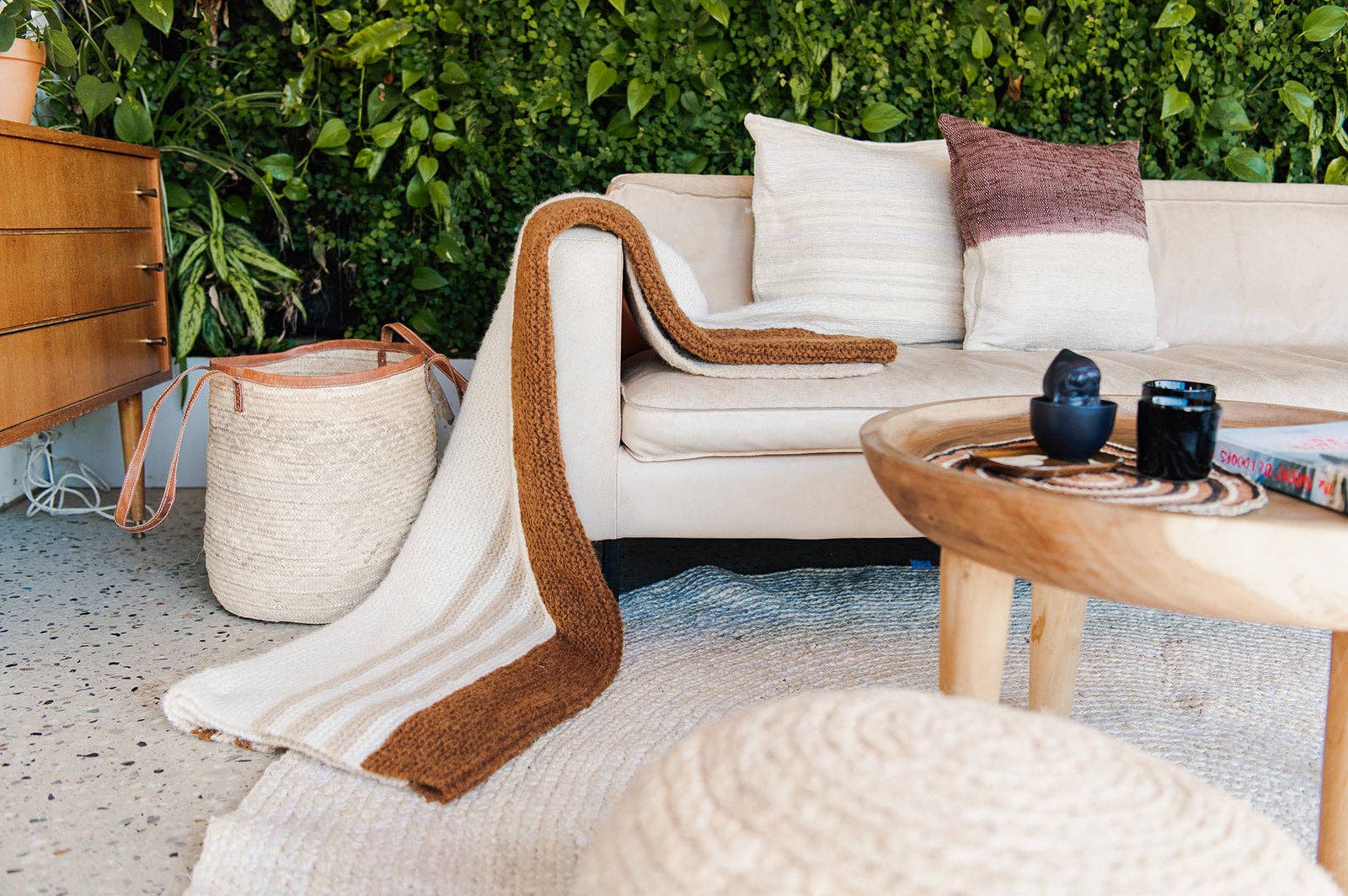 Crafts by Solid - Wholesale Throw Pillow Cover - Handmade Off White Silk Sari Cushion Covers - S 45 * 45 cm