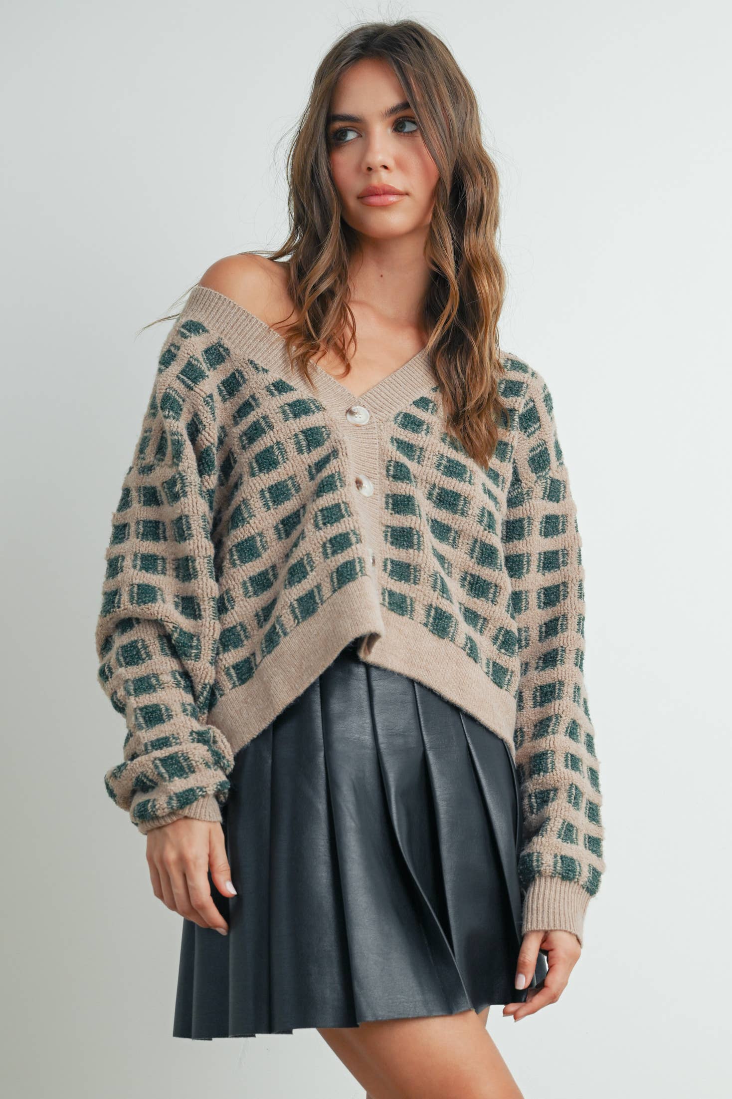 BUTTERMELON – Engroshandel Cardigan - Dame – Cropped V-hals Cardigan - BMC751936