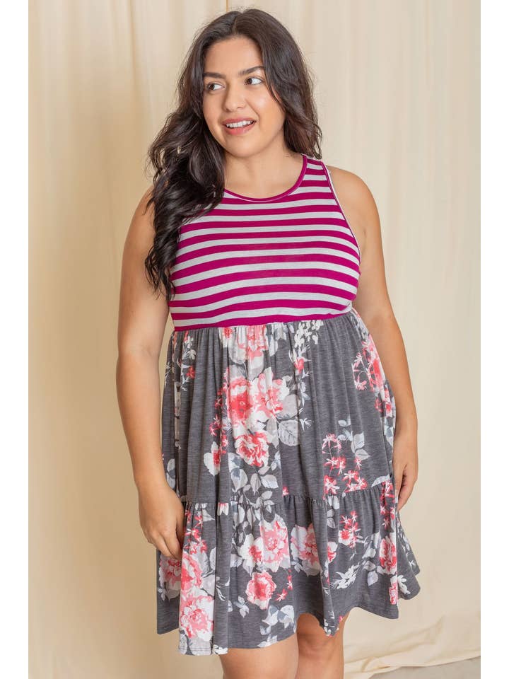 Charbon Magenta Mini-robe rayée sans manches Plus en vente sur Faire1