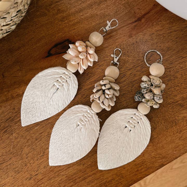 Uma Cantik - Wholesale Keychain - Women's - Porta-chaves Conchas Alor Cowrie Leaf2