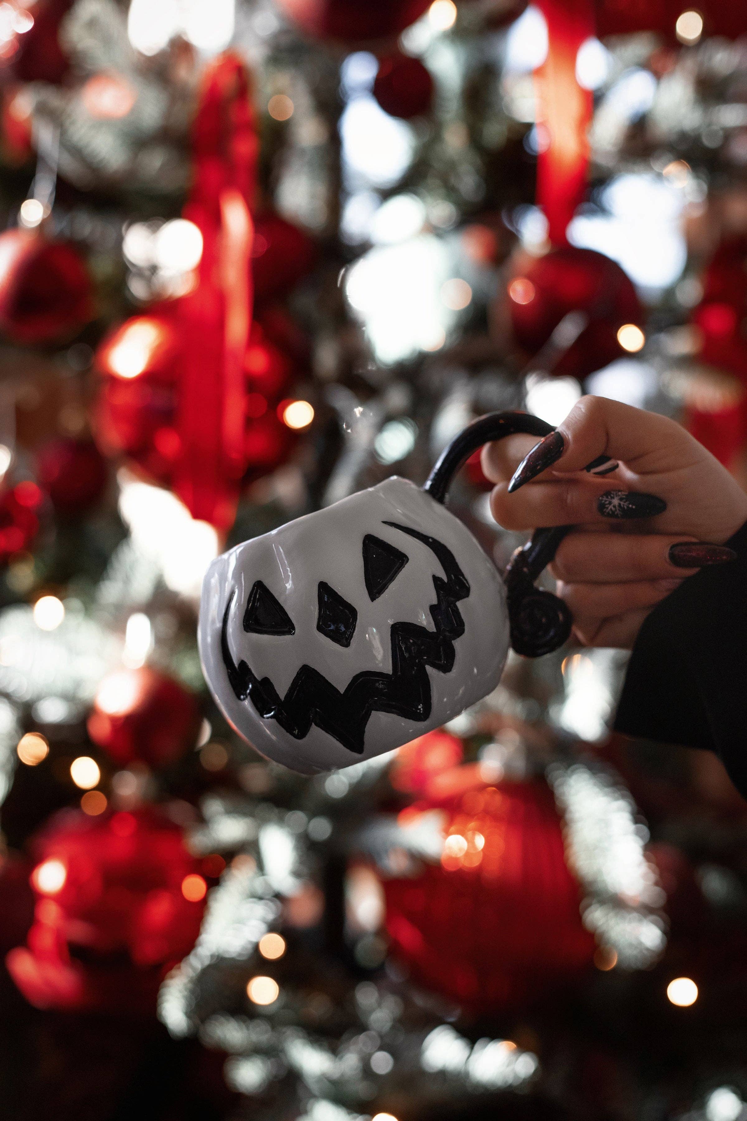 Lively Ghosts - Wholesale Coffee Mug - White Pumpkin | Haunted Hallows Mug24