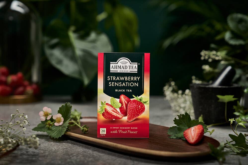 Ahmad Tea – wholesale Tea bags – Strawberry Sensation Black Tea - 20 Teabags3