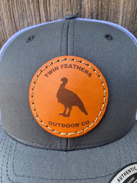 Aufnäher aus Leder in Truthahn-Optik, Anthrazit/Weiß für den Großhandel von Twin Feathers Outdoor Co