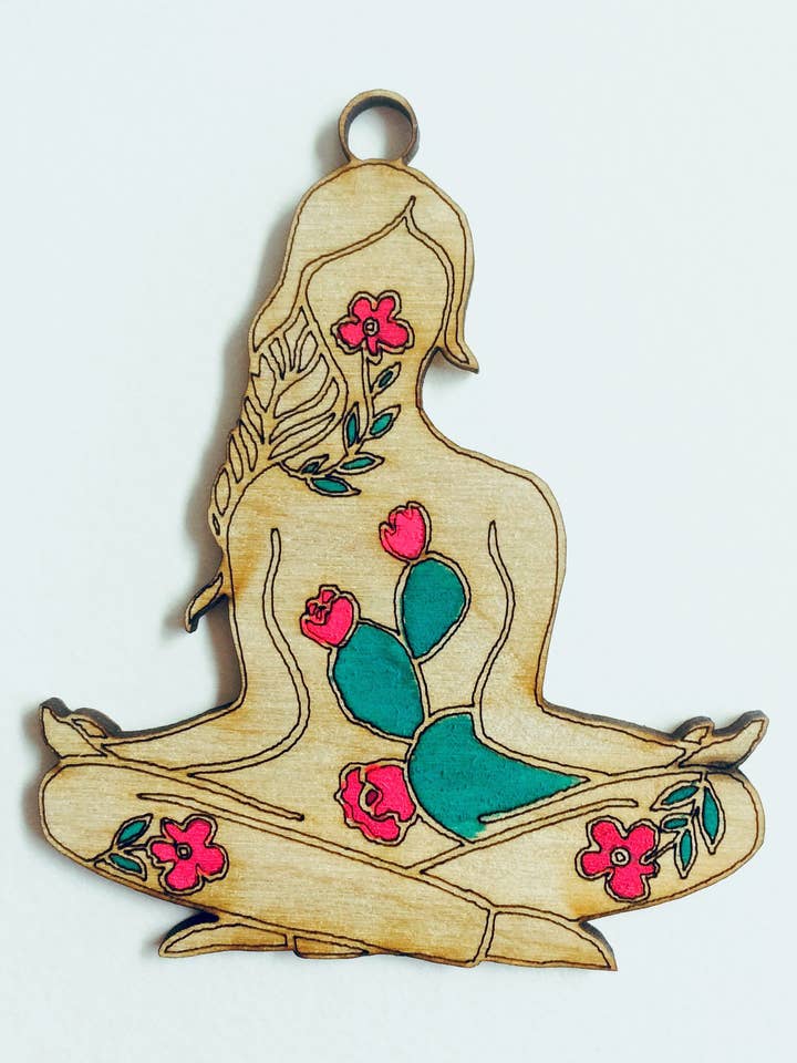 Yoga Kaktusblume Holz handbemaltes Ornament für den Großhandel von Pink Puddle Studio