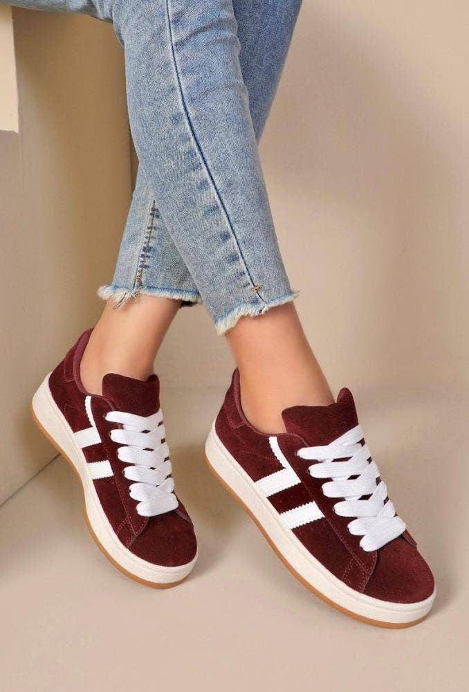 Joia Paris – wholesale Vardagssneakers - Dam – Trendy damsneakers med platt sula, snörning och dubbel rem BM-11018