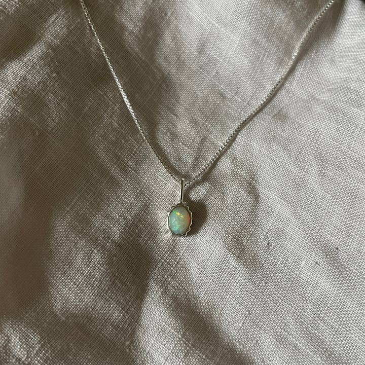 Thea Halskette | Opal & Silber für den Großhandel von Naked Sage