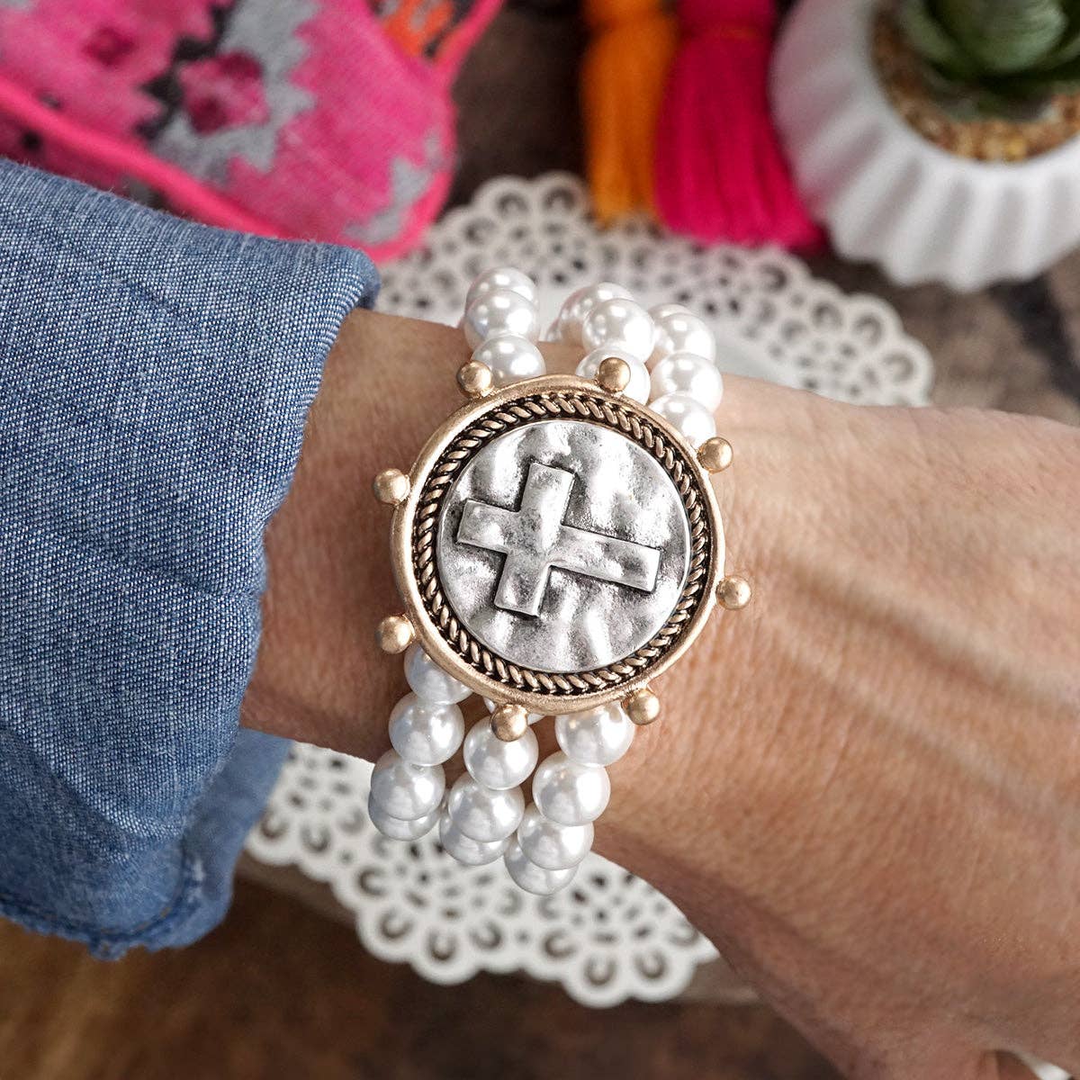 PennyLine inc - Vente Bracelet de perles - Gracebound – Bracelet d'Affirmation 3-en-1 avec Pièce Croisée & Perle Épaisse en Métaux Mixtes2