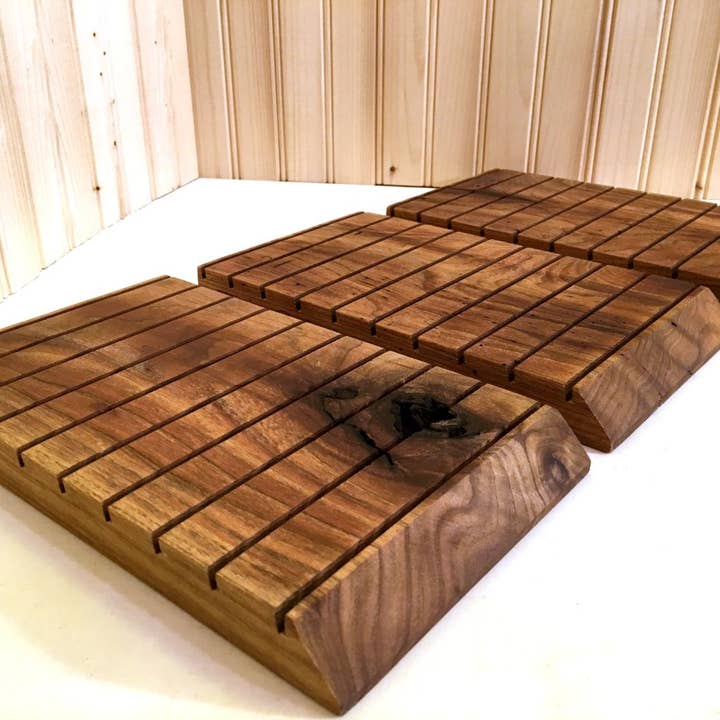 Clark Fine Wood Products - Vendita all'ingrosso Espositore per rivenditori - Espositore per vendita al dettaglio con intaglio in legno di farfalla