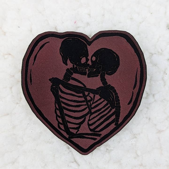 Trendy Transfers - Venta al por mayor Parches - Parche de piel sintética con forma de corazón de esqueleto