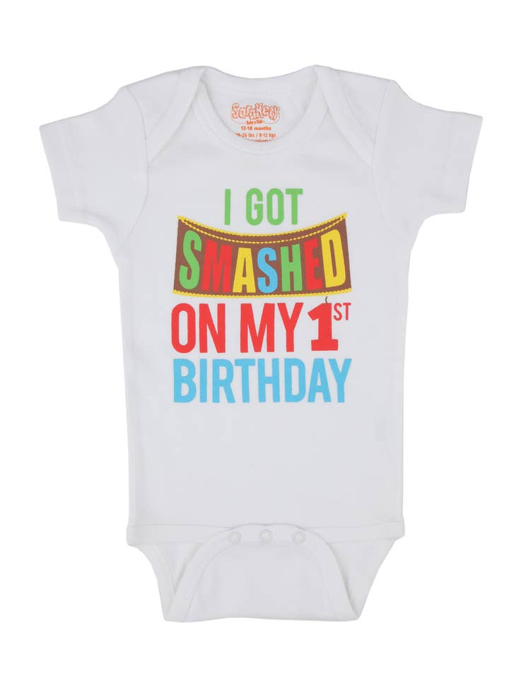 Grenouillère d'anniversaire 1 an Smashcake pour la vente par Sara Kety Baby & Kids