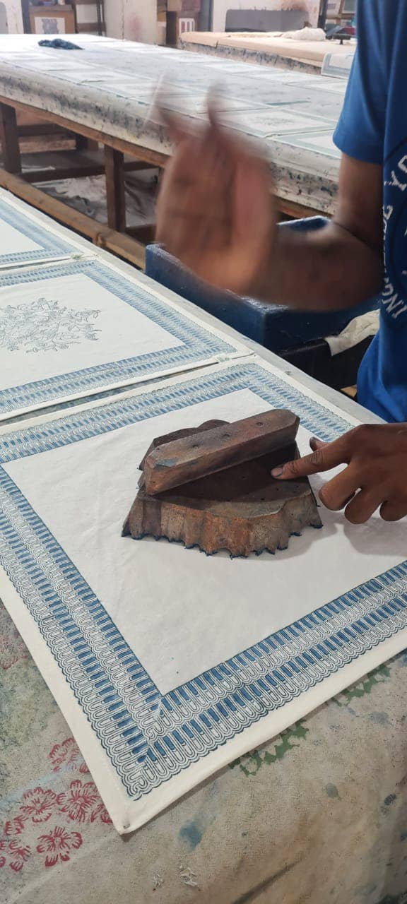 Rozablue - Vente Nappes - Nappe imprimée à la main Peony aubergine 160 x 270 cm7