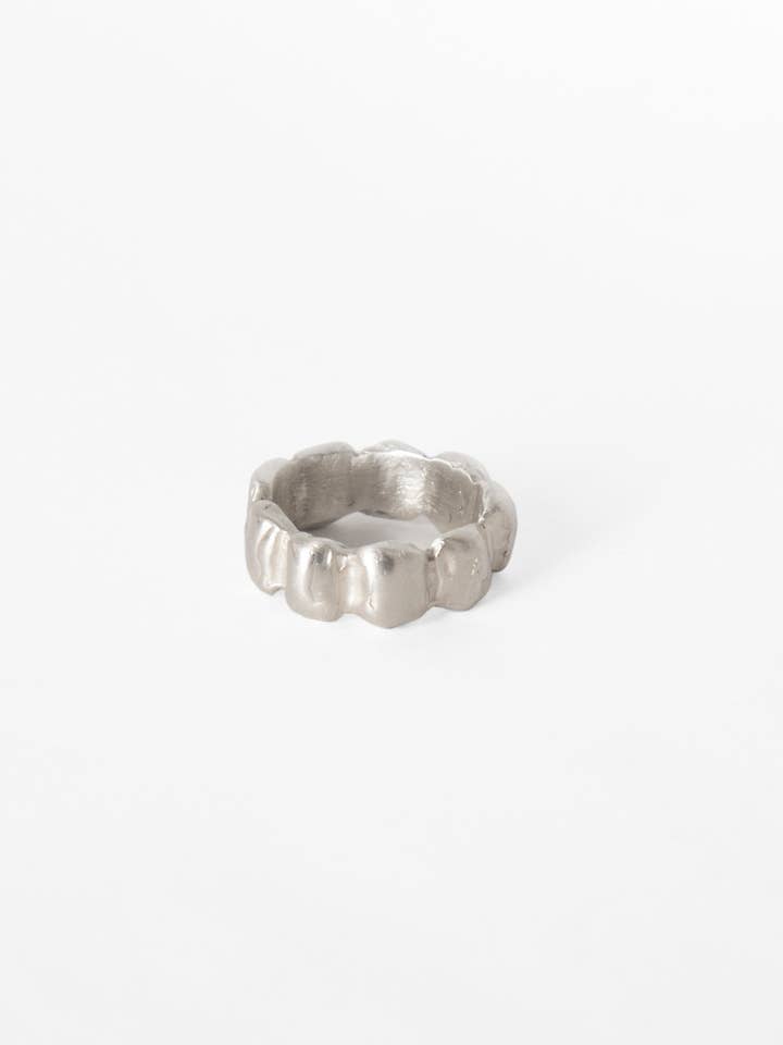 Anillo Titi pour la vente par LA FEMME UNCHAINED
