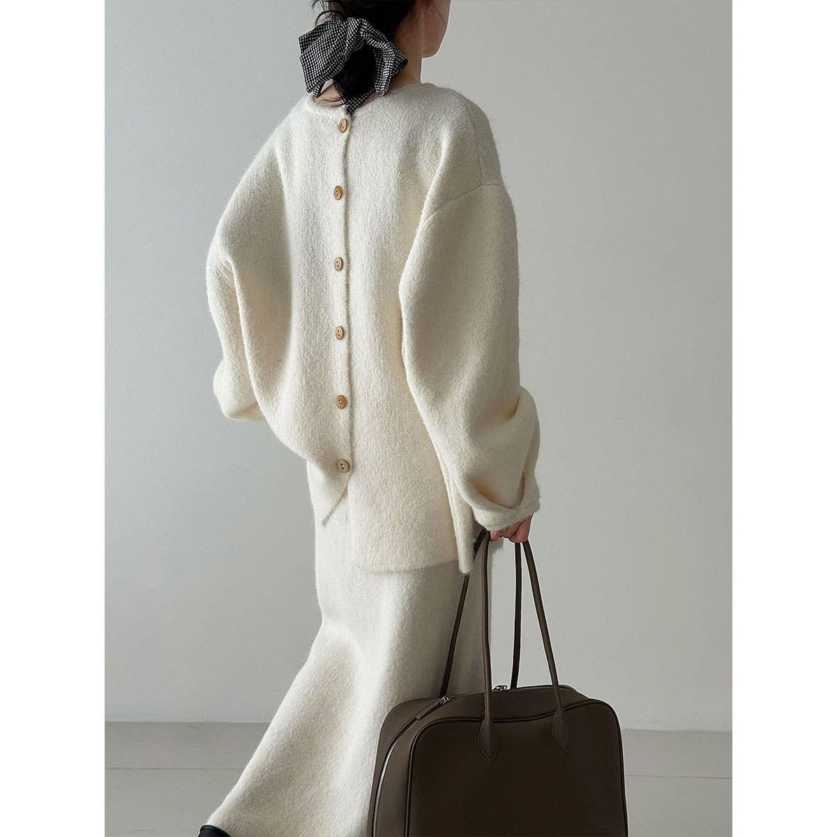 UZ Wholesale Store – Conjunto de pijama - Mulher por atacado – Conjunto de Camisola e Saia com Botão Traseiro Solto1