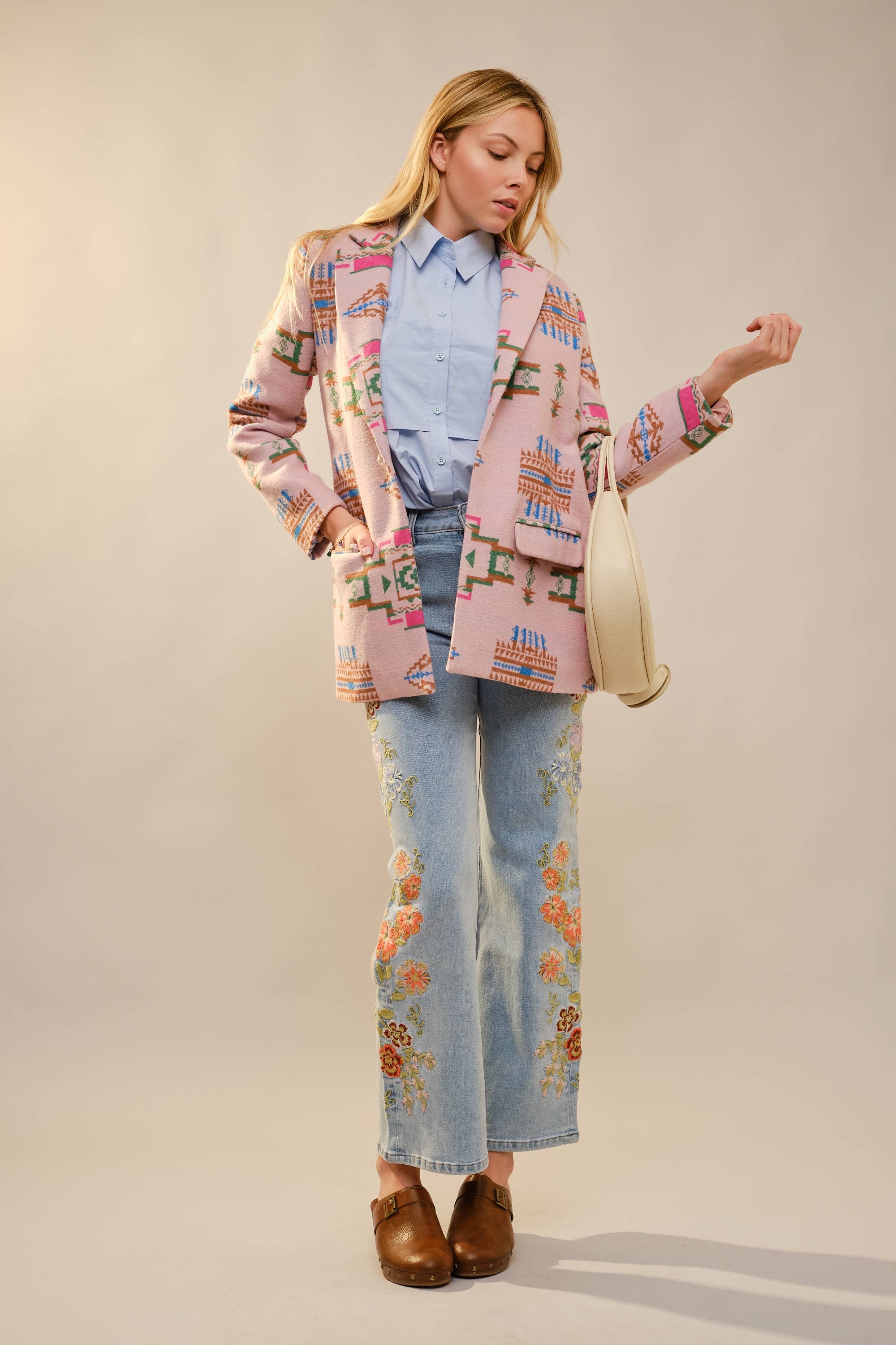 Blue B - Wholesale Blazer - Dames - 37937J Azteekse Jacquard Juweel Knoop Blazer4