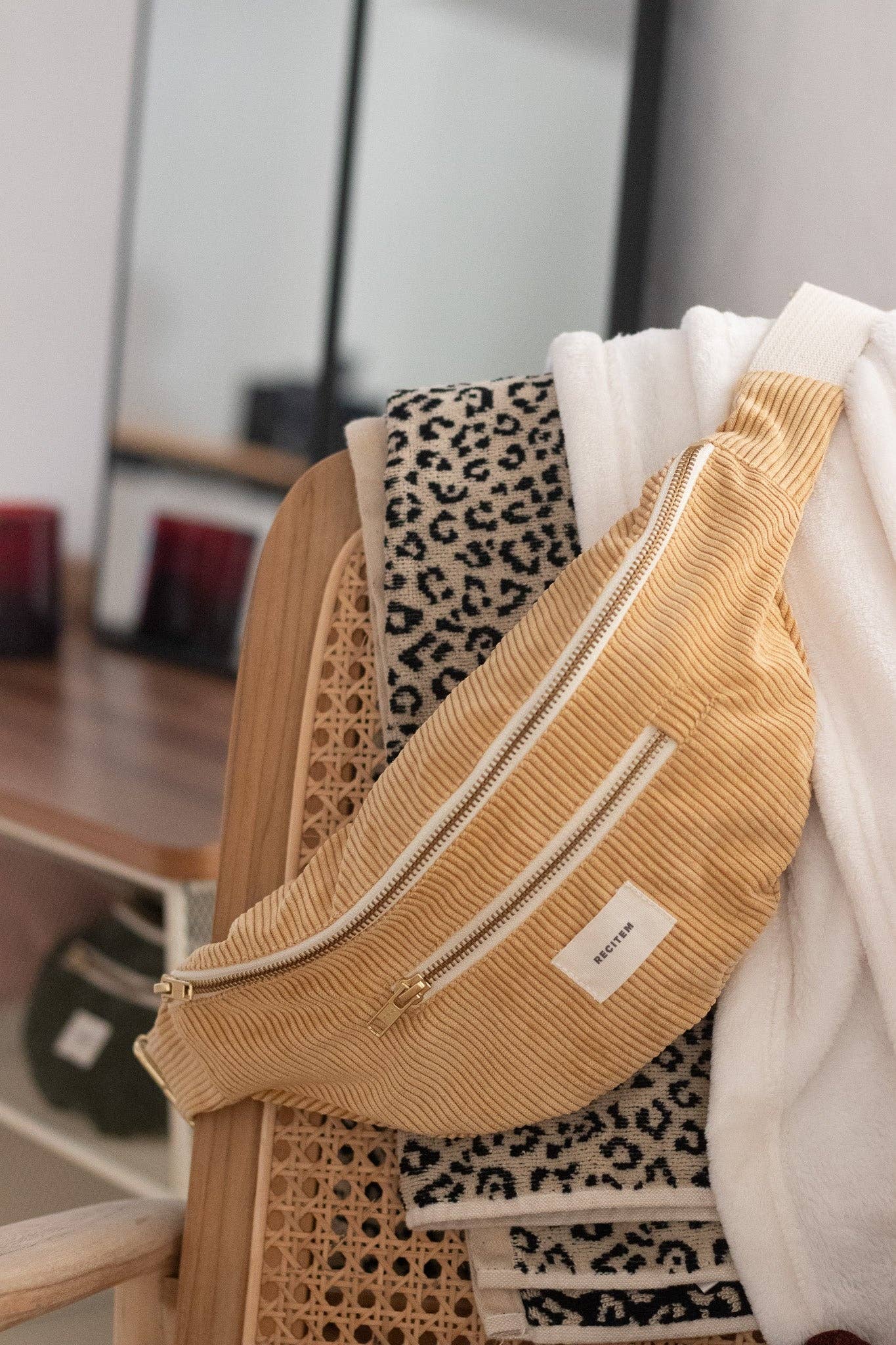 Recitem - Wholesale Crossbody Bag - Unisex - Banane Jade0