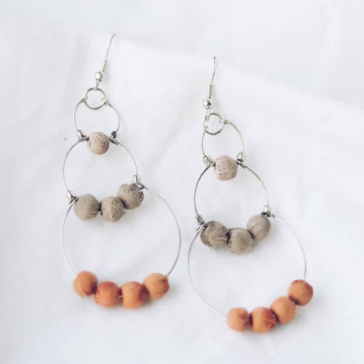 Upcycle Drop of Colour Ohrringe für den Großhandel von Finders and Makers