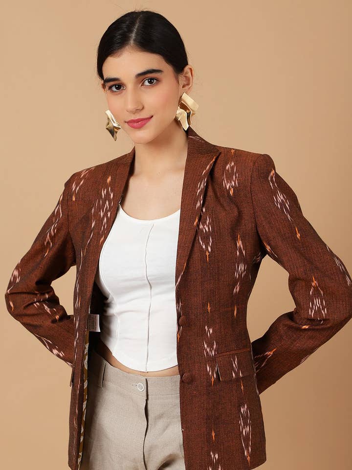 Blazer en coton marron Ikat pour la vente par INDOPHILIA