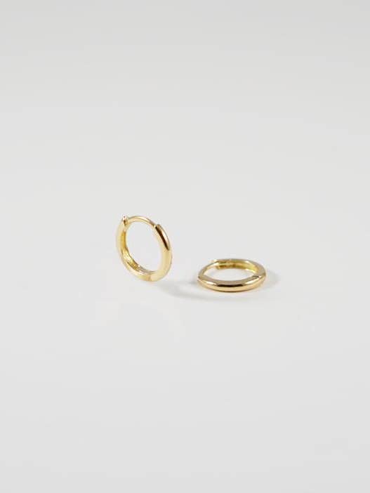 Boucles d'oreilles créoles Huggie 10 mm pour la vente par Makko