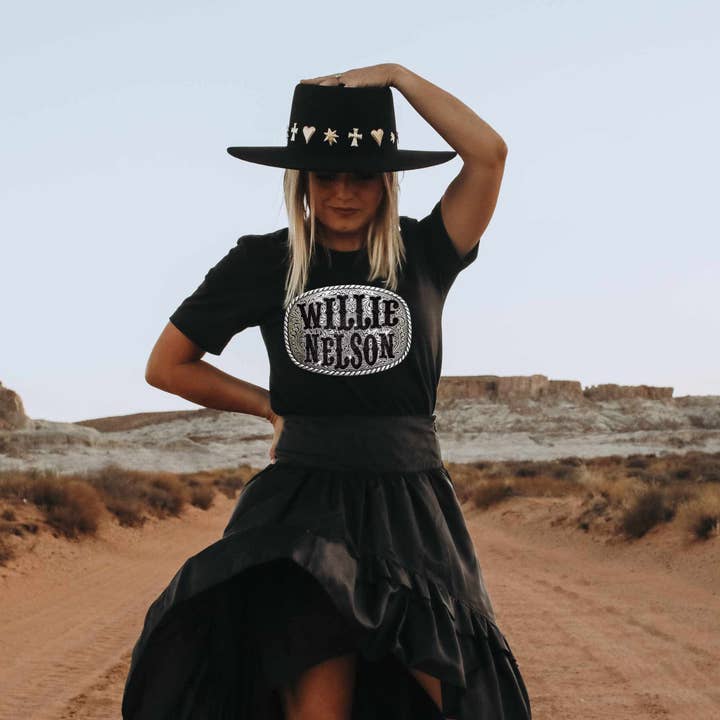 T-shirt graphique à boucle Country Music 8839 pour la vente par Raging Phoenix