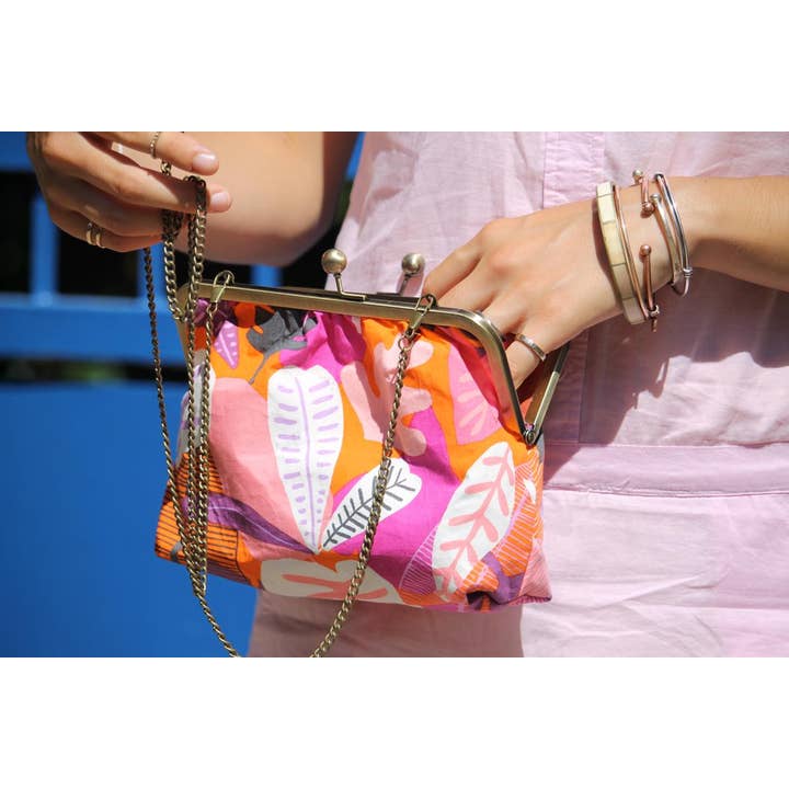 Sabrina Trefle - Wholesale Messenger Bag - Women's - Emma retro bag in green velvet5