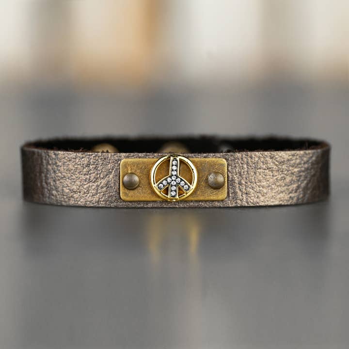 KBD Studio - Venta al por mayor Pulseras tipo brazalete - Brazalete apilable de cuero con Pave Peace2