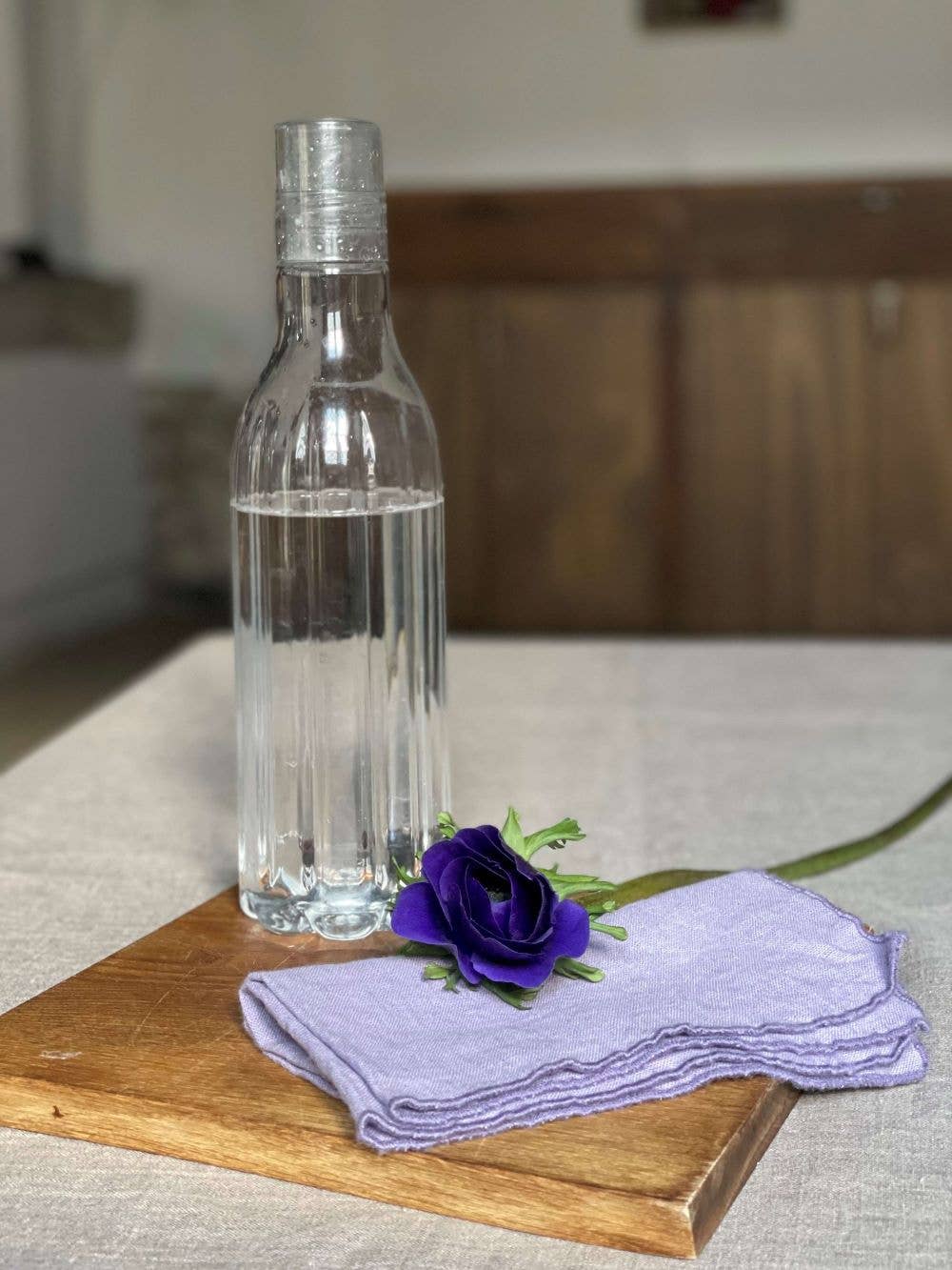 Fiorirà un giardino - Wholesale Watering Can - Transparent PET Bottle Vertical Stripes Cap 1L D8 H30 cm2