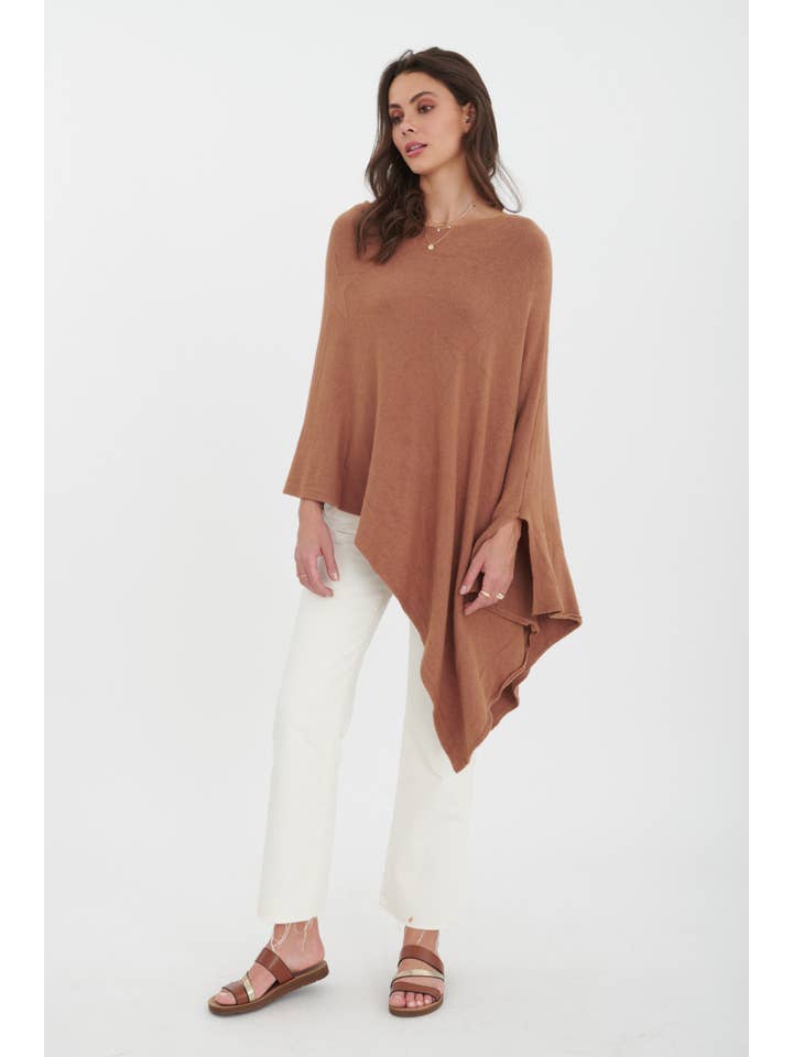 ORNELLA PARIS - Wholesale Poncho – Women's - LEL-P0076 'star' poncho1