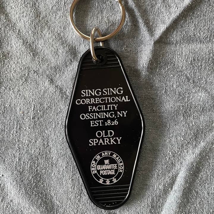 Motel Key Fob - Justizvollzugsanstalt Sing Sing für den Großhandel von The 3 Sisters Design Co.